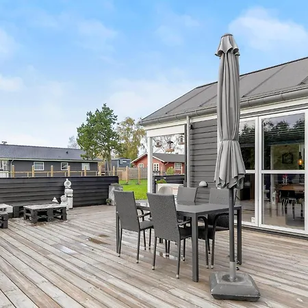 Amazing In With Kitchen