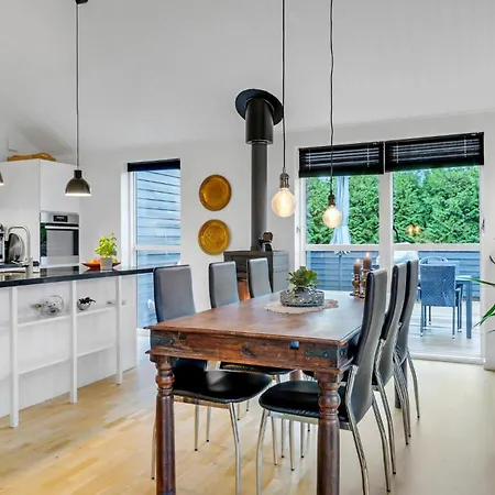 Feriehus Amazing In With Kitchen